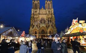 Comfortable, Cozy, Chill, Spacious, Near Cathedral